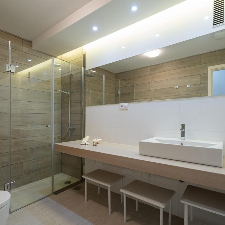 Holiday Home in Spain near the Beach & Marina - Three-Bedroom Vacation Home - 17