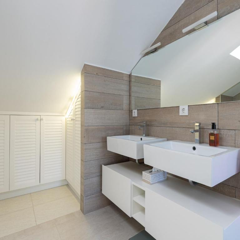 Holiday Home in Spain near the Beach & Marina - Three-Bedroom Vacation Home - 16