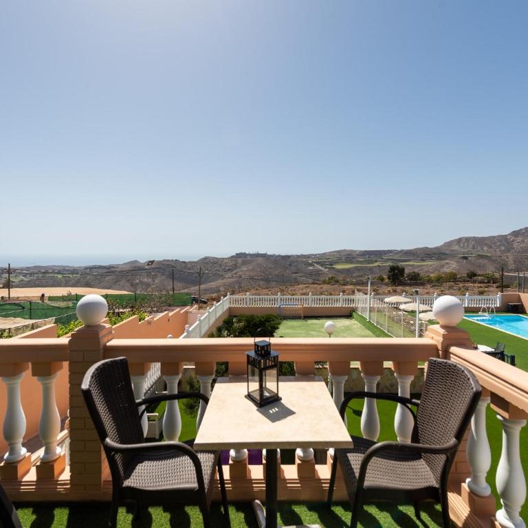 Villa in Maspalomas with Heated Pool & Sports - Superior Chalet - 37