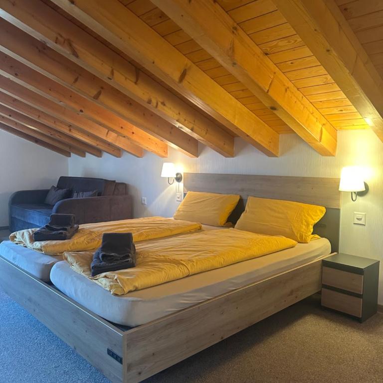 Touristenheim Bergfreude - Familienzimmer mit Balkon - 11