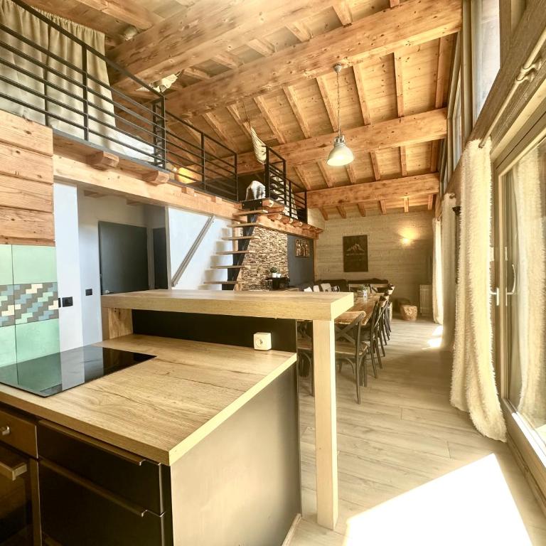 Chalet le petit Nicolas, jacuzzi, vue Mont Blanc - Chalet - 64