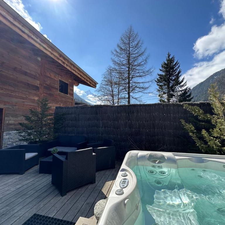 Chalet le petit Nicolas, jacuzzi, vue Mont Blanc - Chalet - 68