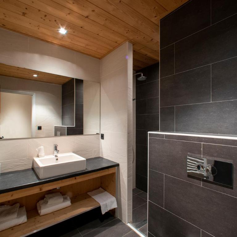Chalet-Hôtel Les Rhodos - Suite Familiale - Mansardée - 4