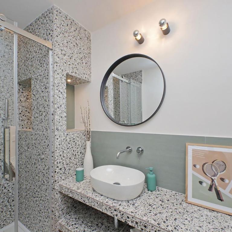 YCH-Eleganza e confort vicino metro re di Roma - Appartamento Superior con 2 Camere da Letto - 53