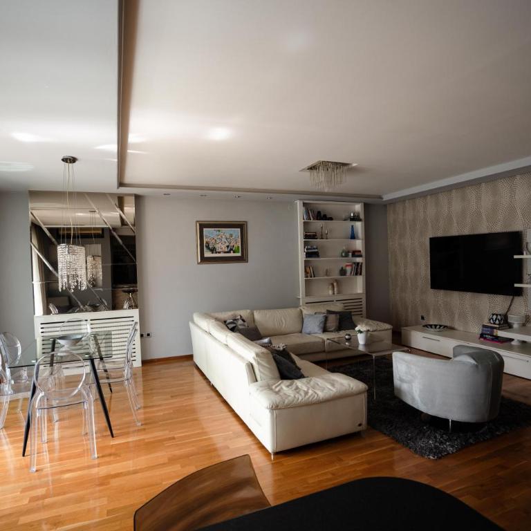 The Rondo Condo by TORO - Two-Bedroom Apartment - 12