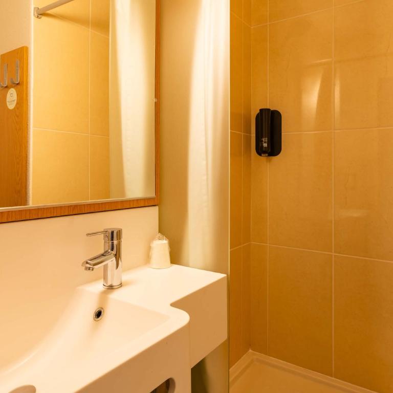 B&B HOTEL Grenoble Centre Alpexpo - Chambre Double - 11