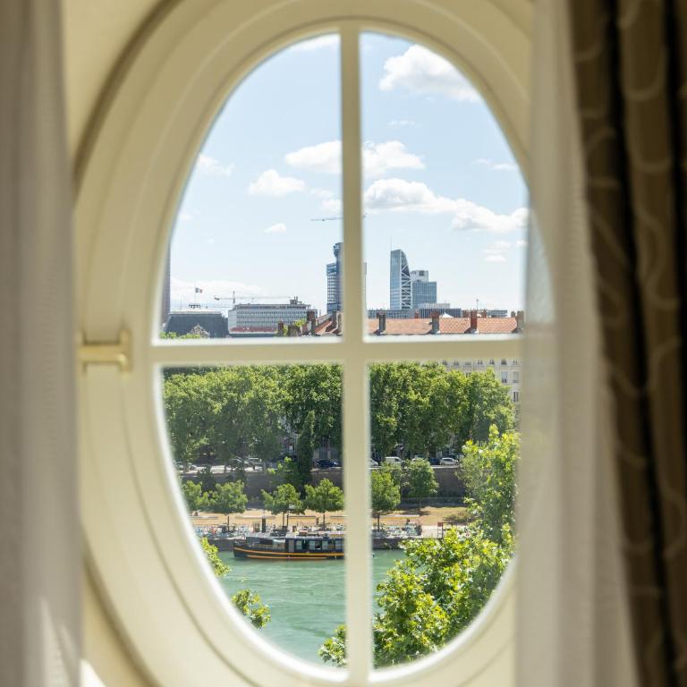 Boscolo Lyon Hotel & Spa - Suite 1 Chambre avec Accès Gratuit au Spa - 5