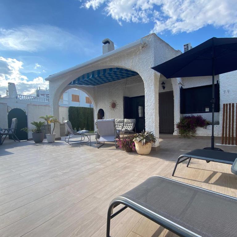 Luxury bungalow in Dehesa de Campoamor 900 meters from the beach - Casa de 2 dormitorios - 1
