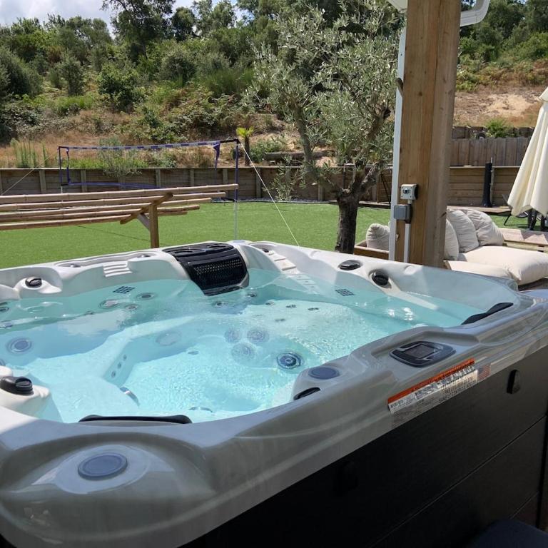 Villa climatisée 12 personnes piscine chauffée et jacuzzi - Villa - 4