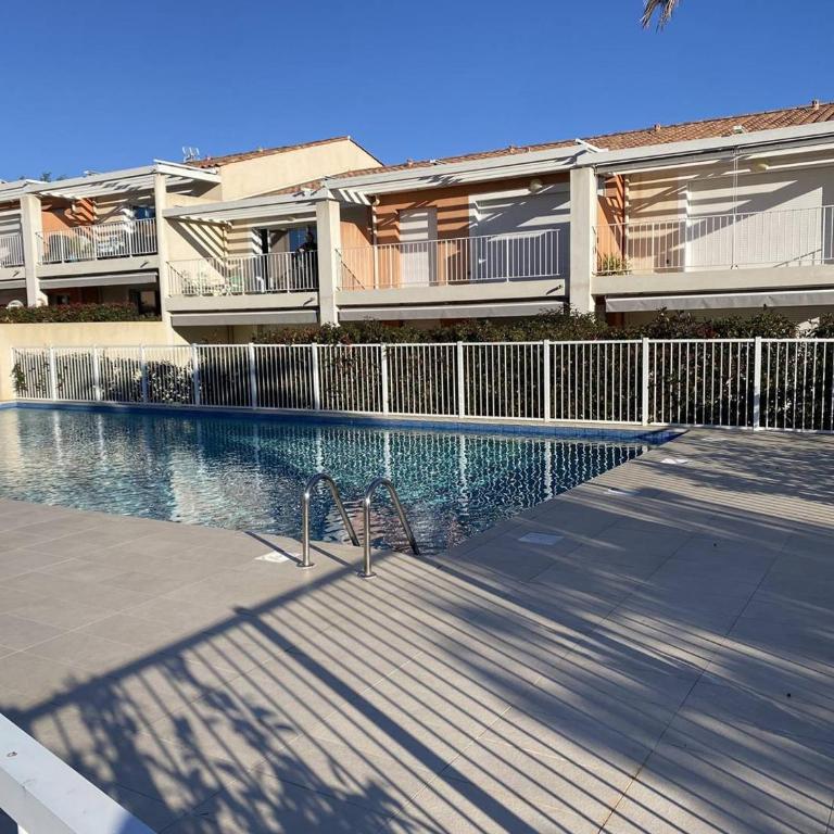 Appartement climatisé, parking privé, plages à proximité - FR-1-100-352 - Apartment - 1