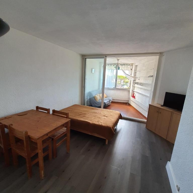 Studio 54233, Port Camargue, Piscine, WiFi, Parking, 2 personnes - Apartment mit 1 Schlafzimmer - 2