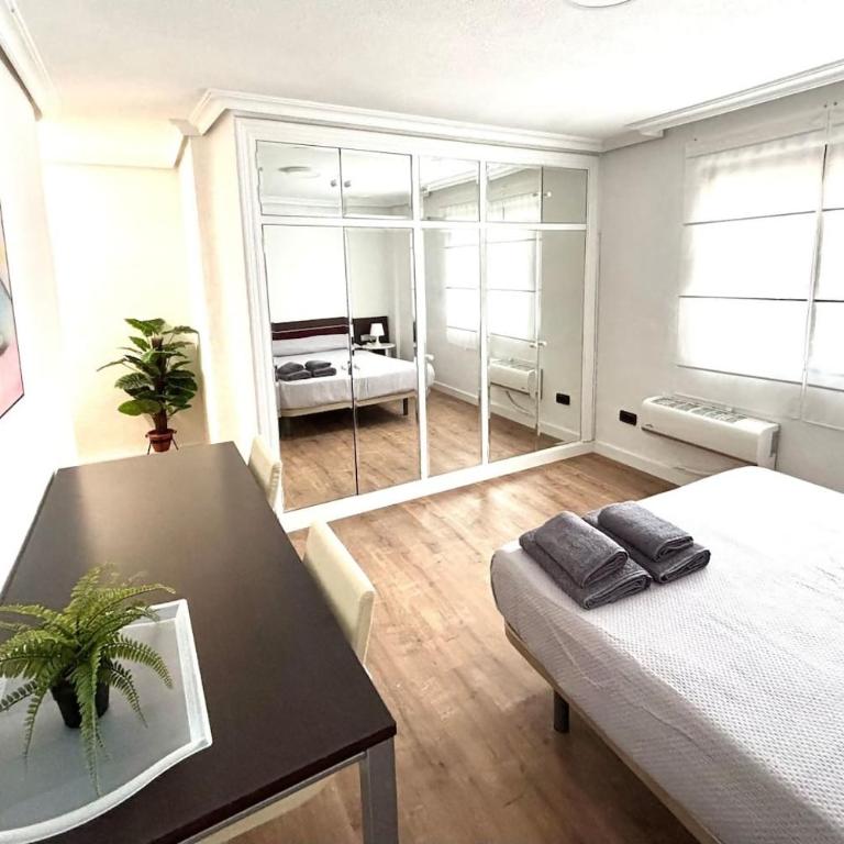 Famycus Rooms - Murcia Centro - Habitación Doble Grande - 1