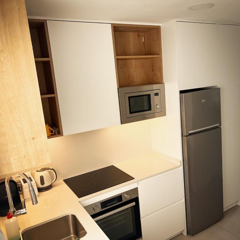 Palm Suites - Studio Apartment - 4