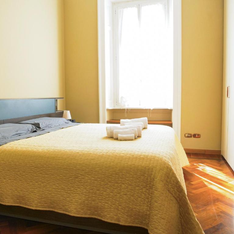 Wonderful downtown apartment-HD NETFLIX, KING-SIZE BED, two minutes' walk from metro - Appartamento Deluxe - 4