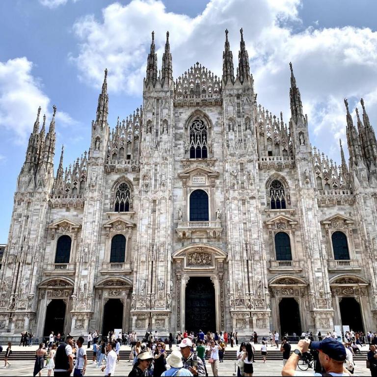 Wonderful downtown apartment-HD NETFLIX, KING-SIZE BED, two minutes' walk from metro - Appartamento Deluxe - 20