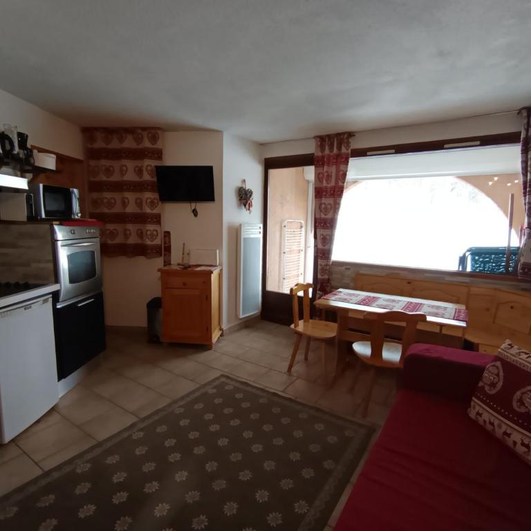 Appartement skis aux pieds avec terrasse, animaux admis, 6 pers. - FR-1-445-20 - Appartement (6 Adultes) - 7
