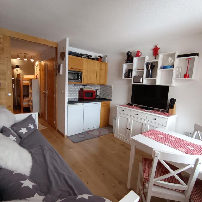 Studio cosy rénové, skis aux pieds, animaux acceptés - FR-1-445-147 - Studio - 2