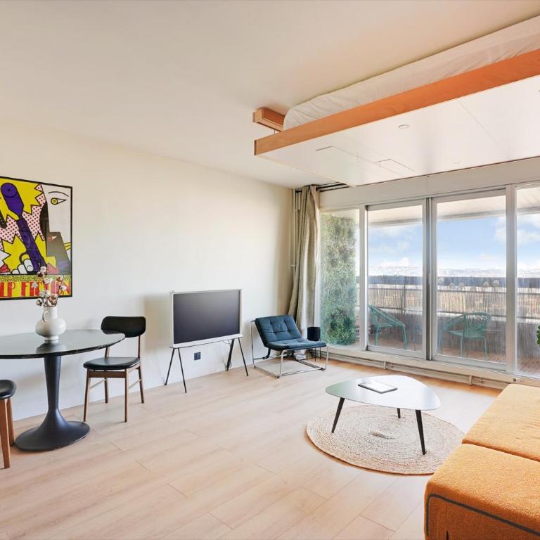 Studio refait à neuf avec balcon et vue sur la Seine - bail mobilité - Appartement 1 Chambre - 4