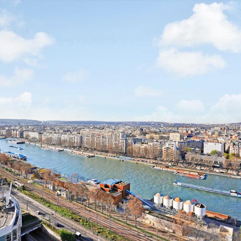 Studio refait à neuf avec balcon et vue sur la Seine - bail mobilité - Appartement 1 Chambre - 8