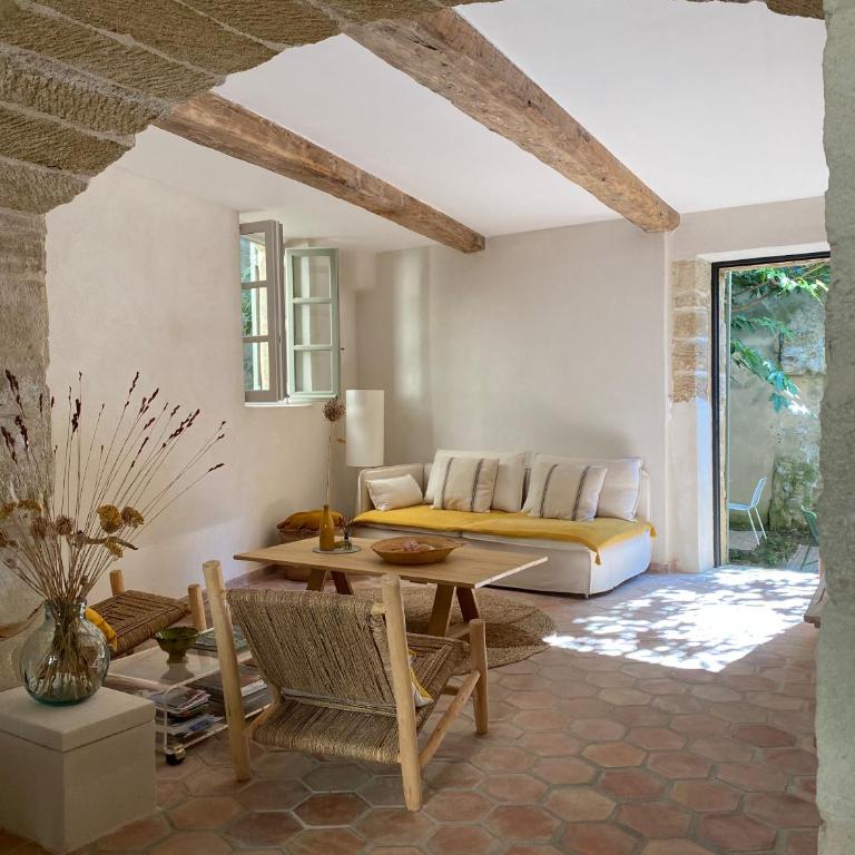 La Maison du Puisatier • Centre historique • Piscine chauffée •Jardin - Maison 3 Chambres - 25
