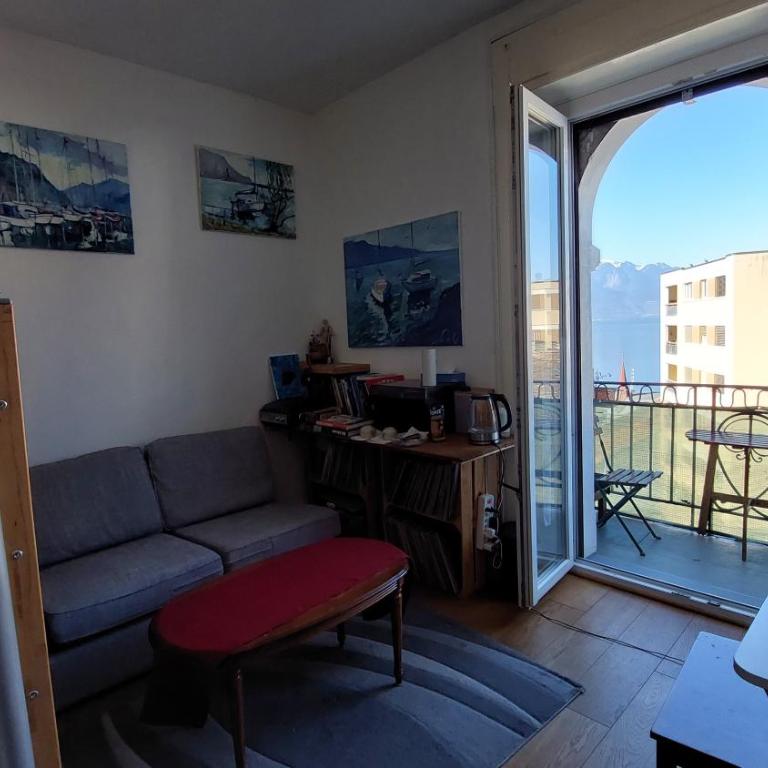 Inspiration room, lake, mountains, balcony in Montreux city center - Doppelzimmer mit Seeblick - 16