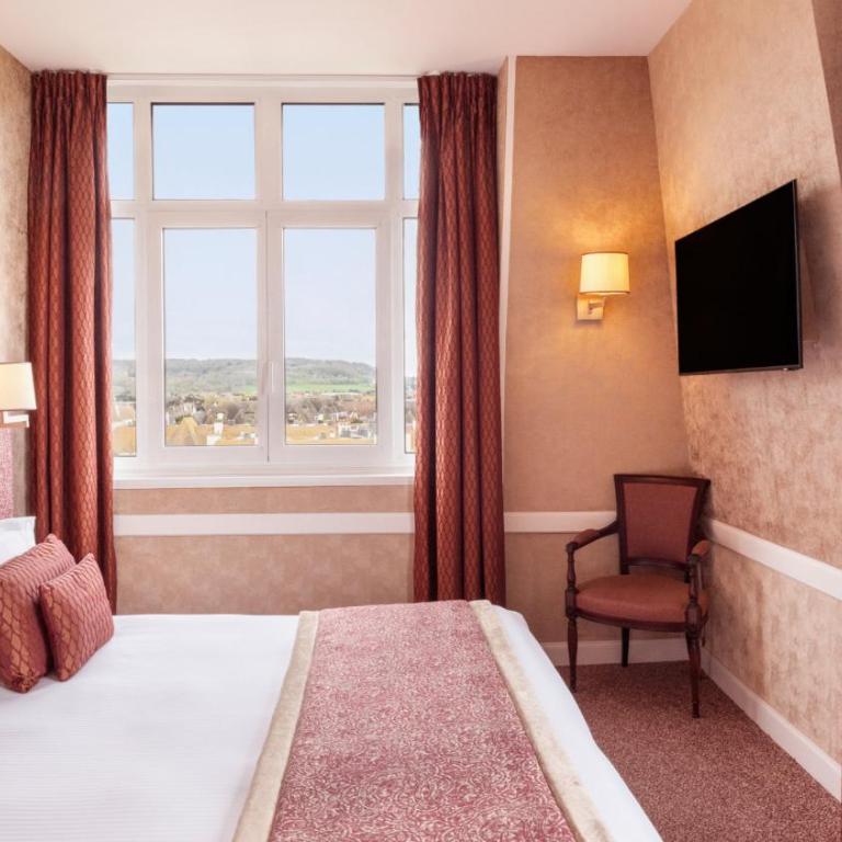 Hôtel Barrière Le Royal Deauville - Chambre Double ou Lits Jumeaux Supérieure - Vue sur Mer - 4
