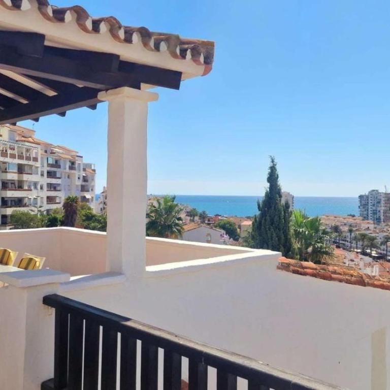 Wonderful 3 bedroom with two Spacious Terraces - Three-Bedroom Apartment - 8