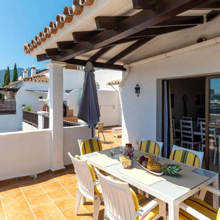 Wonderful 3 bedroom with two Spacious Terraces - Three-Bedroom Apartment - 21
