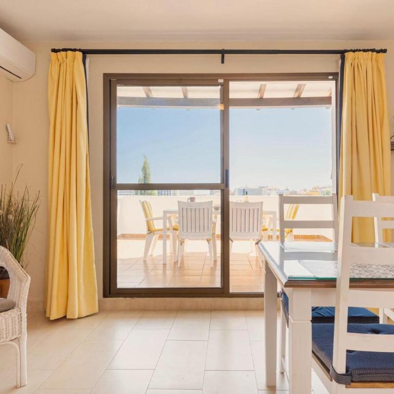 Wonderful 3 bedroom with two Spacious Terraces - Three-Bedroom Apartment - 24