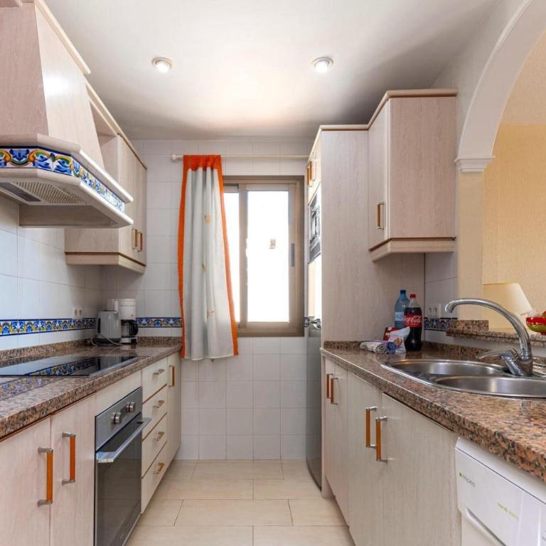 Wonderful 3 bedroom with two Spacious Terraces - Three-Bedroom Apartment - 25