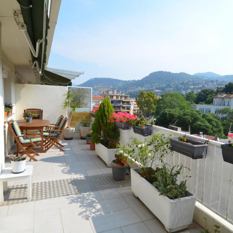 PHOENIX - Appartement 4 personnes avec superbe terrasse, clim et parking le port de Nice - Appartement 2 Chambres - 1