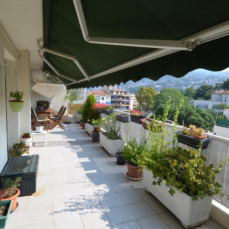 PHOENIX - Appartement 4 personnes avec superbe terrasse, clim et parking le port de Nice - Appartement 2 Chambres - 7