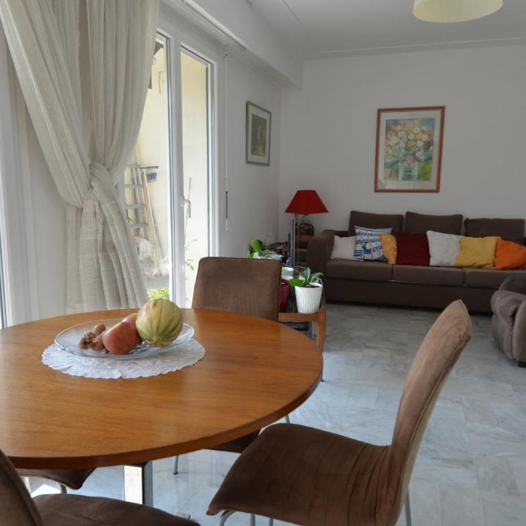 PHOENIX - Appartement 4 personnes avec superbe terrasse, clim et parking le port de Nice - Appartement 2 Chambres - 14