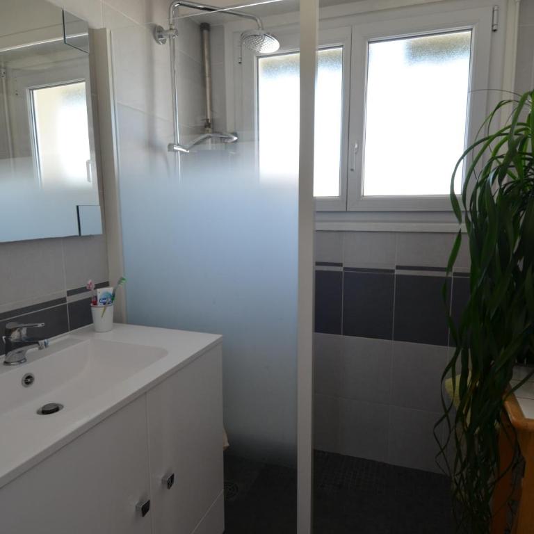 PHOENIX - Appartement 4 personnes avec superbe terrasse, clim et parking le port de Nice - Appartement 2 Chambres - 24