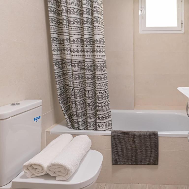 Apartamento Miraflores Marbella - Four-Bedroom Apartment with Balcony - 13