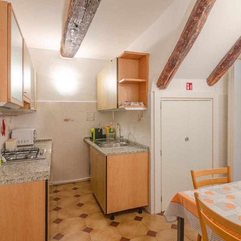 Da Elisa - Appartamento con 2 Camere da Letto e Balcone - 32