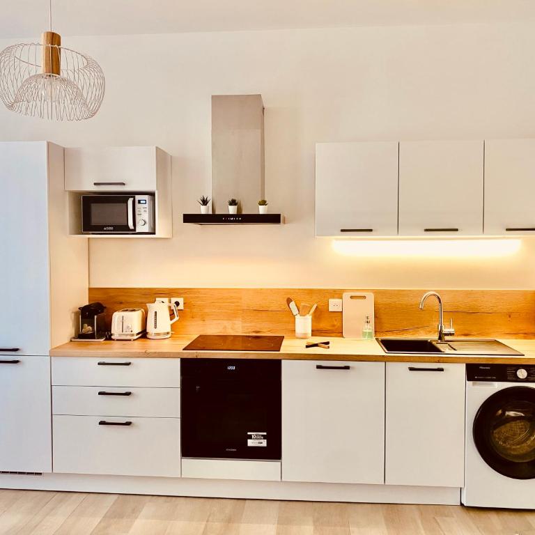 Elégant T3 Cannes centre, 10 mn à pieds Palais, Croisette - Two-Bedroom Apartment with City View - 4