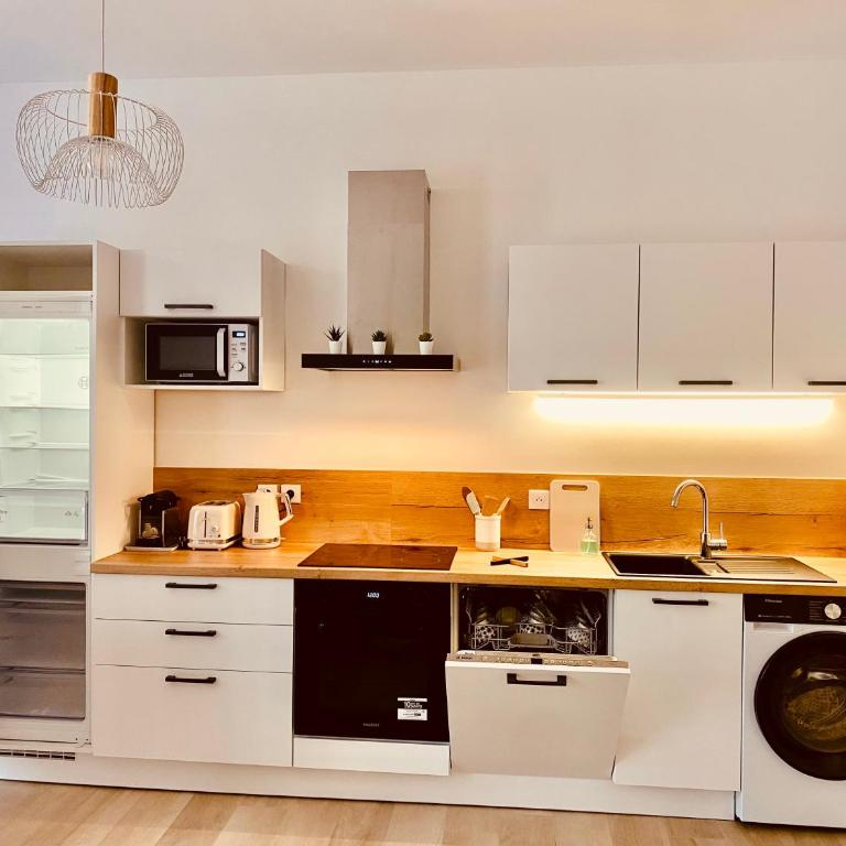 Elégant T3 Cannes centre, 10 mn à pieds Palais, Croisette - Two-Bedroom Apartment with City View - 6
