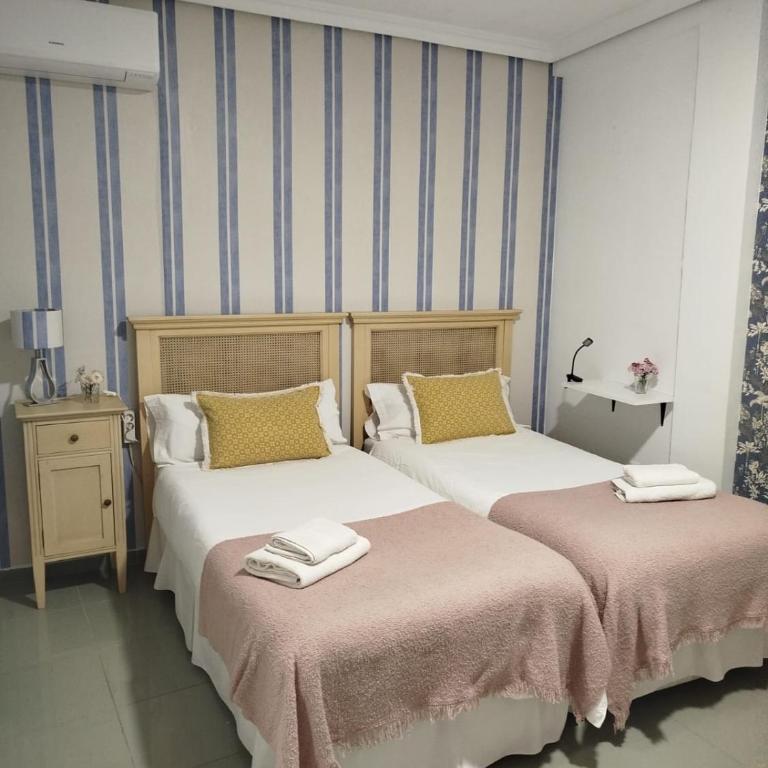 Habitación Privada Centro Histórico - Habitación Doble con cama supletoria - 2