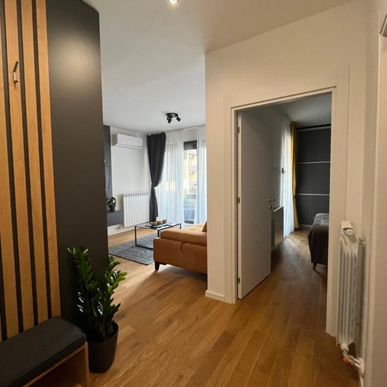 Sunnyhome - One-Bedroom Apartment - 2