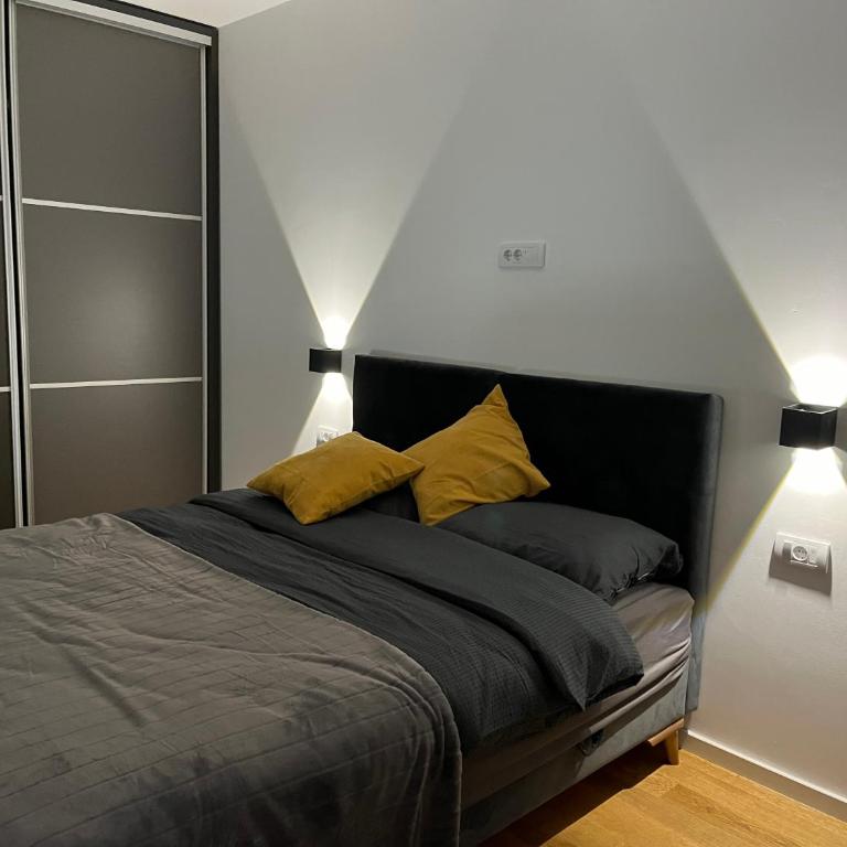 Sunnyhome - One-Bedroom Apartment - 4