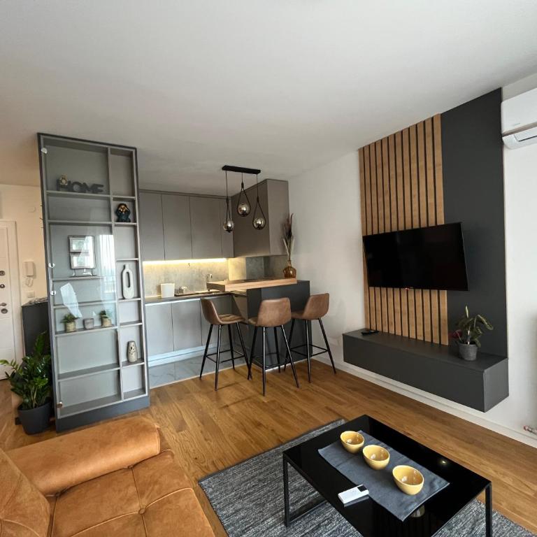 Sunnyhome - One-Bedroom Apartment - 12
