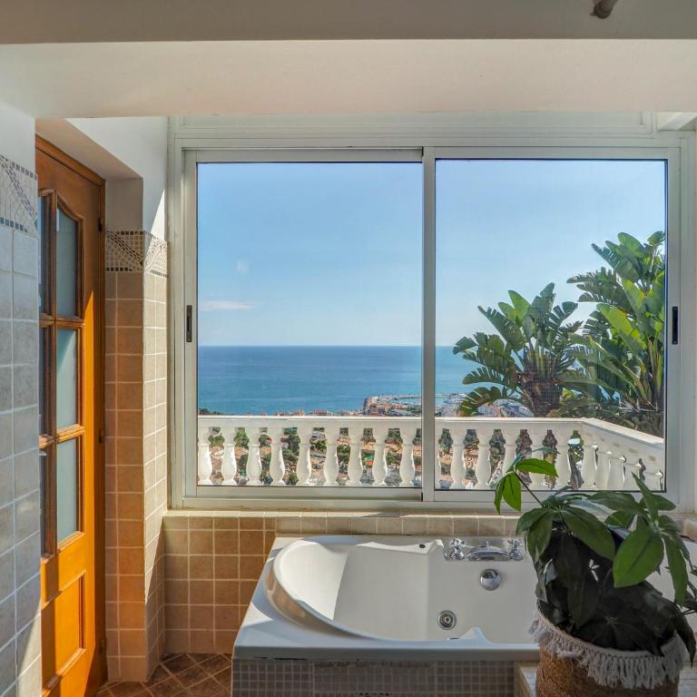Zen Villa by Hello Homes Sitges - Villa de 5 dormitorios - 3