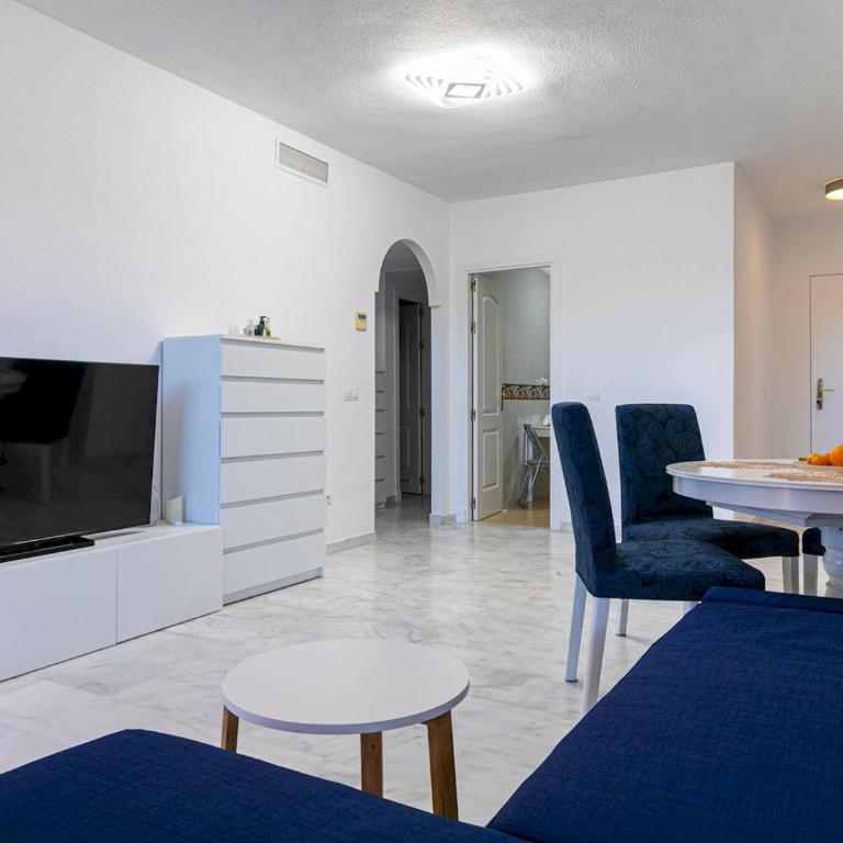 Relaxing Marbella Apartment with Pool - Pass the Keys - Two-Bedroom Apartment - 4