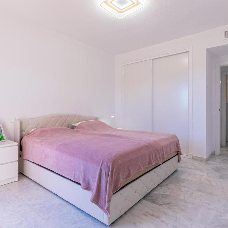 Relaxing Marbella Apartment with Pool - Pass the Keys - Two-Bedroom Apartment - 16