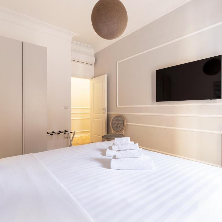 Hostly-Puccini Luxury Home-Near Colosseum & Trevi - Appartamento Deluxe con 2 Camere da Letto - 12