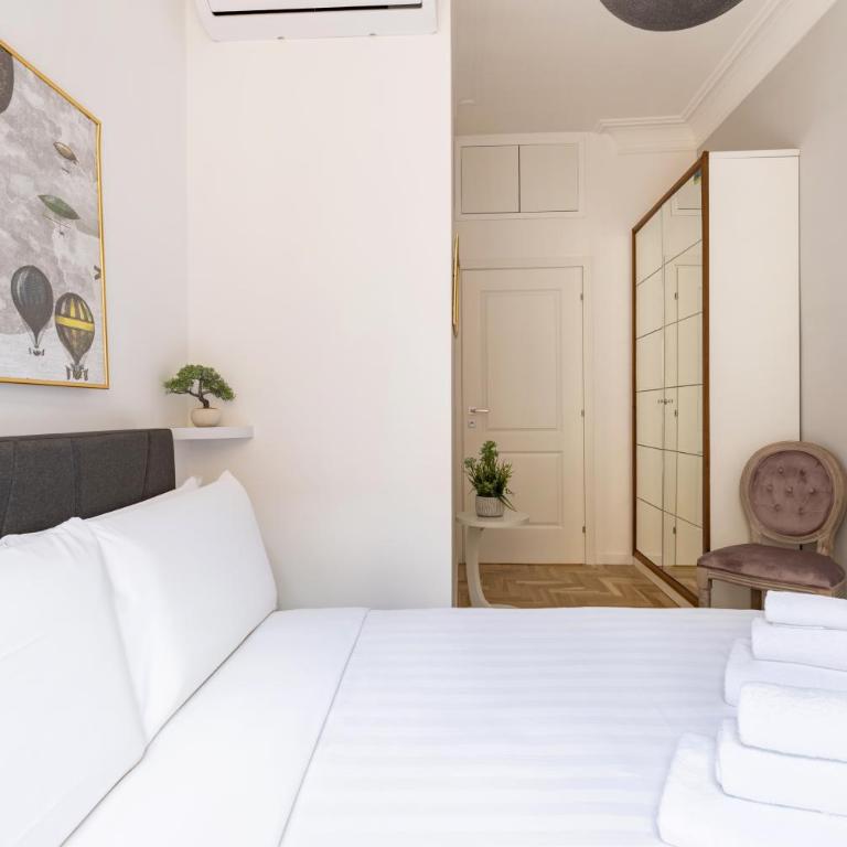 Hostly-Puccini Luxury Home-Near Colosseum & Trevi - Appartamento Deluxe con 2 Camere da Letto - 20