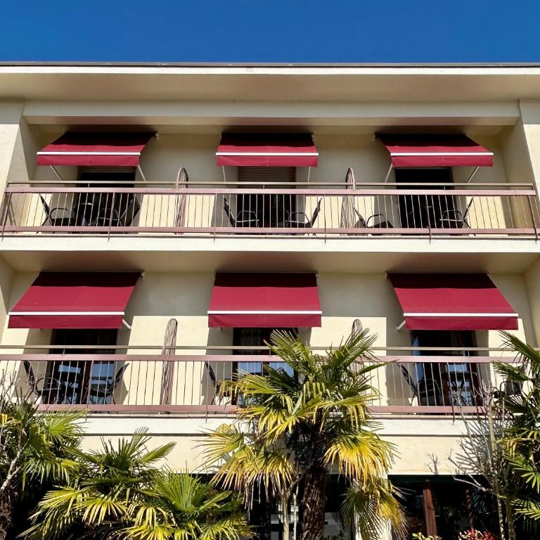 B City Hotel Bardolino - Camera Matrimoniale Superior con Balcone - 11