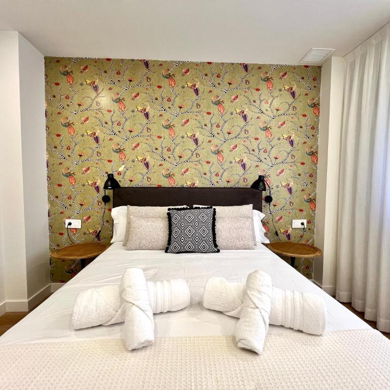 Ahoy Sotelo - Three-Bedroom Apartment - 55