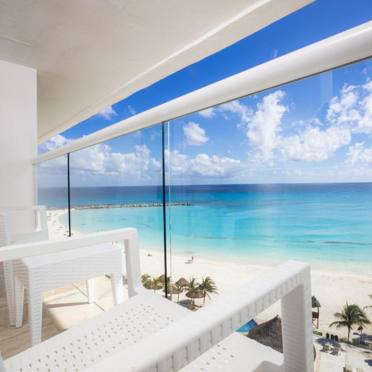 Krystal Cancun - Deluxe King Room - 5